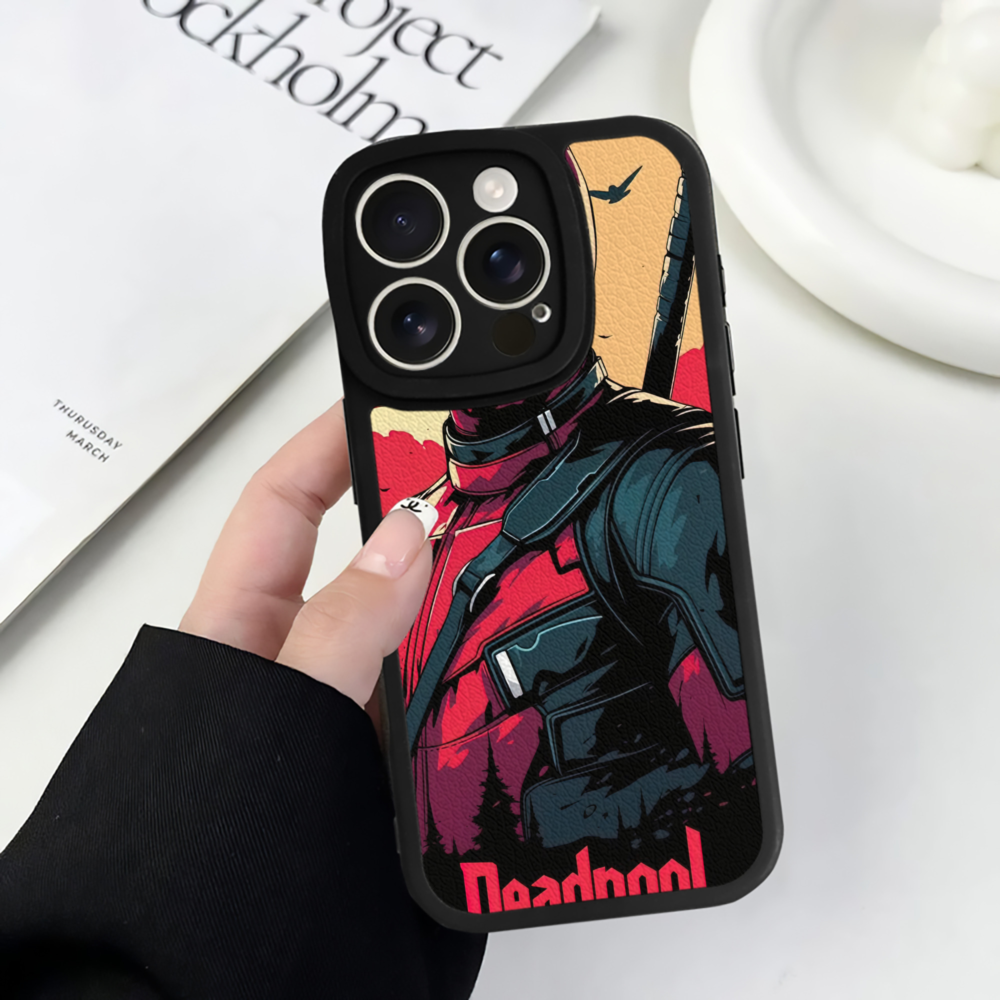（画像用） Deadpool デッドプール 【iPhone 16シリーズ対応】シリコンスマホケース（レザー調） 材質：シリコン